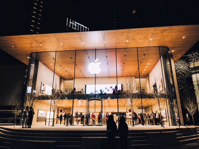 Apple Card Review: Is It Worth It in 2026?