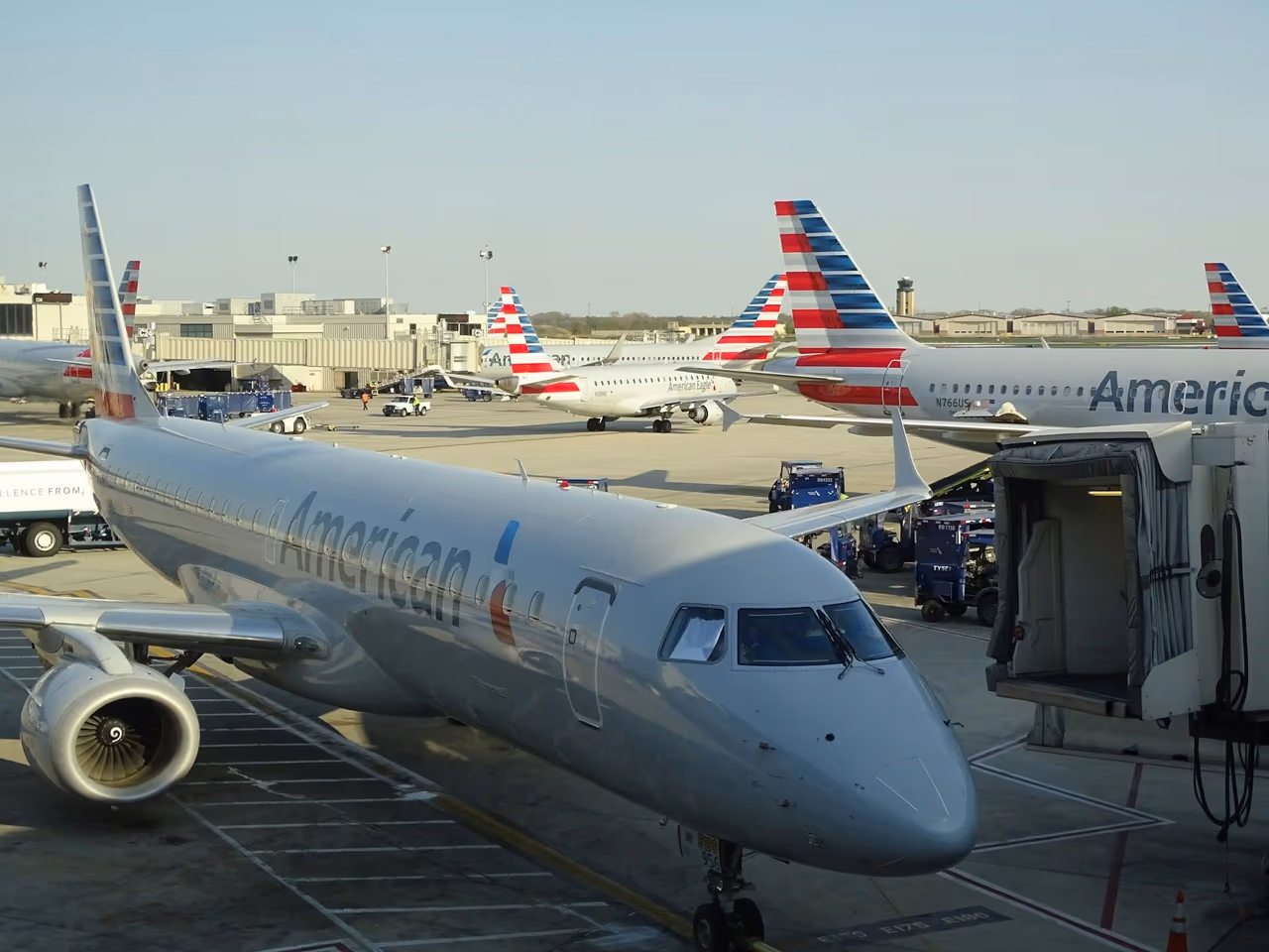 American Airlines Takes Flight to Hawaii with Dreamliner