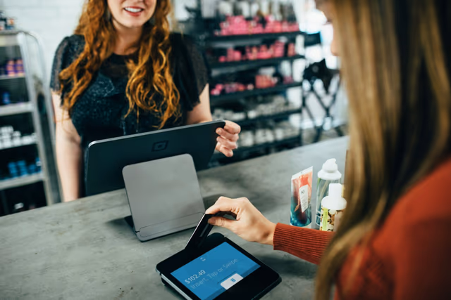 Amex Blue Business Cash Card Review: Worth It for a $0-Fee Business Card in 2026?