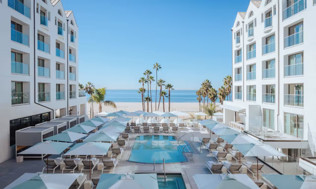 American Express Travel Is Eliminating Hotel + Flight Packages as of July 31