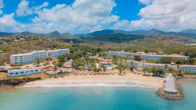 World of Hyatt Guest of Honor: Earning & Sharing Elite Benefits (2025)
