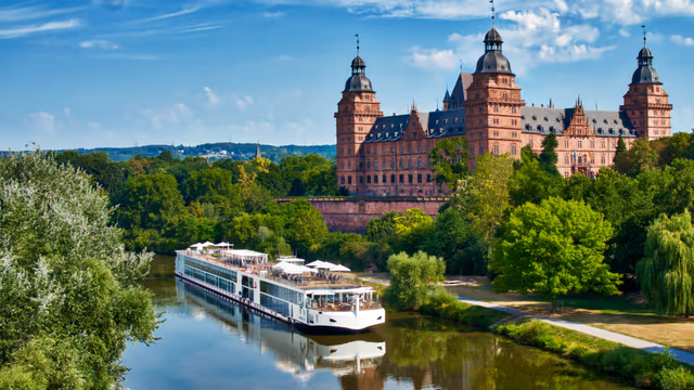 Best Credit Cards for Booking Cruises in 2026
