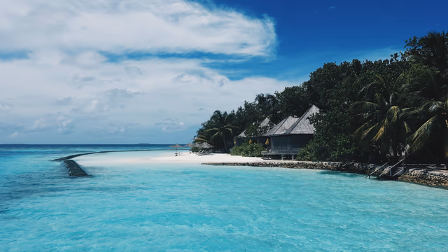 Best Deals And Save On Vacation At The Ritz-carton Maldives