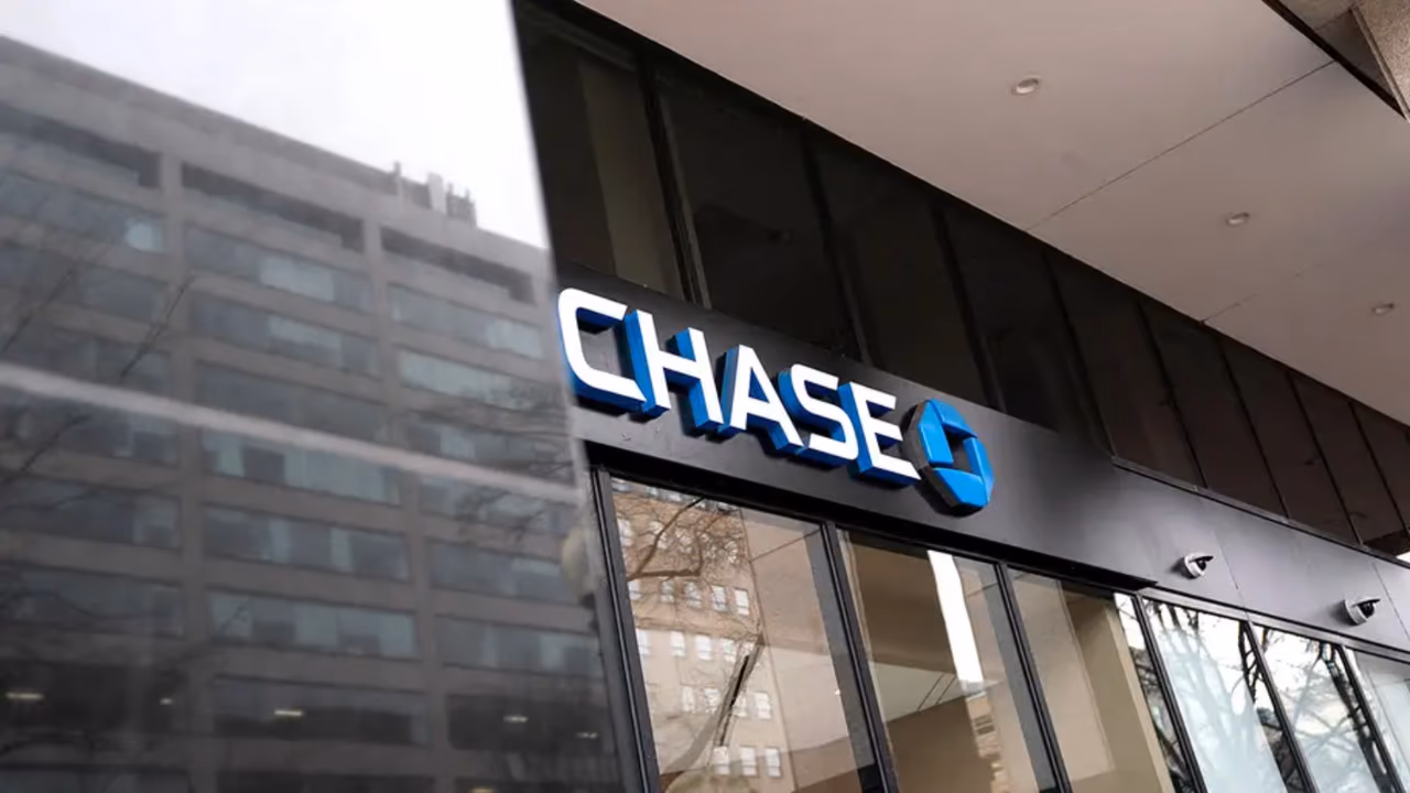 Exterior of Chase Bank branch