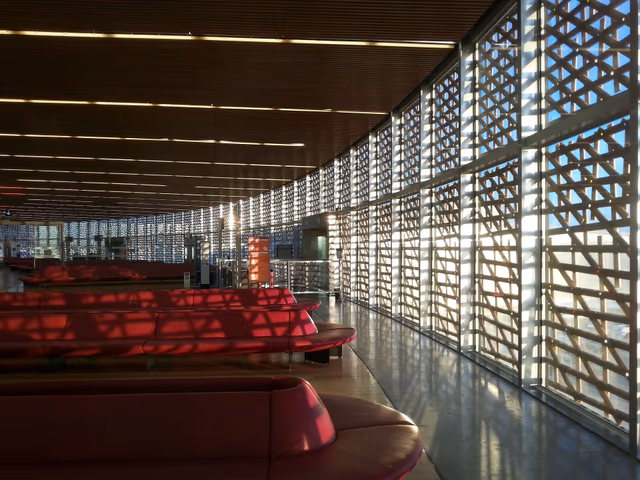Chase Sapphire Preferred Lounge Access: What Cardholders Get (and Don't) in 2026
