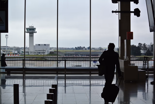 Chase Sapphire vs. Amex Lounge Access in 2026: Which Premium Network Wins?