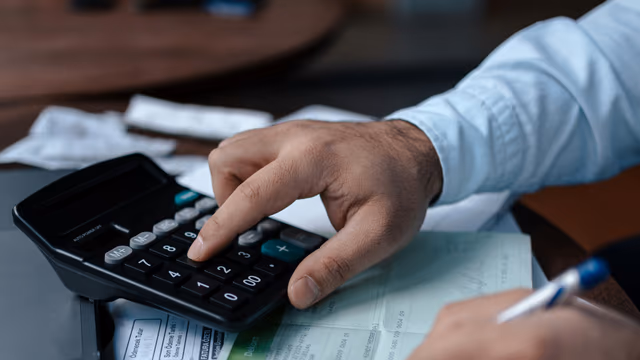 The 50-30-20 Budgeting Rule in 2026: How I Use the 3-Bucket Framework for Real Households