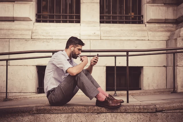 Credit Karma vs. Experian: Which Free Credit Monitoring Service Should You Choose?
