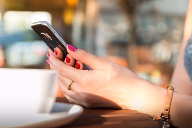 Credit Sesame vs Credit Karma (2026): Which Credit Monitoring App Wins for You?