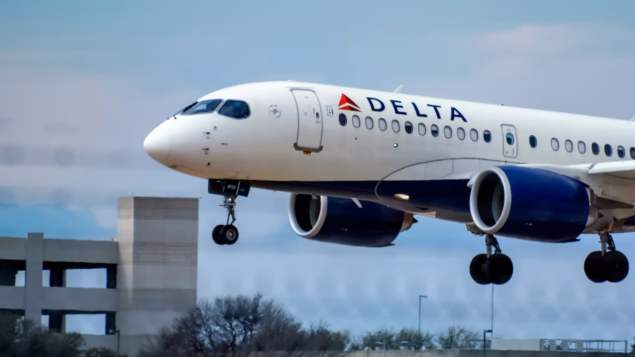 Delta plane landing gear down
