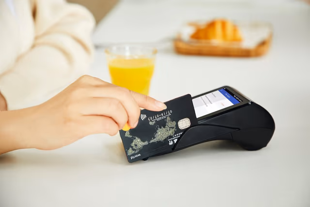 Delta SkyMiles Reserve Amex Review: Is the $650 Annual Fee Worth It in 2026?