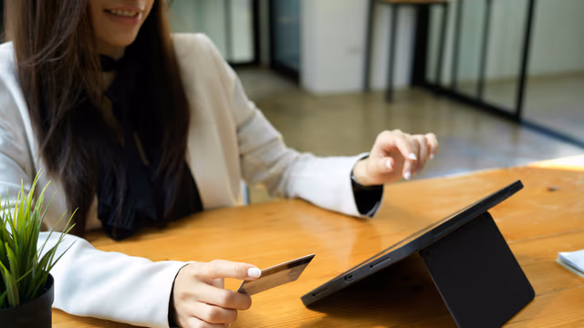 Discover Student Cash Back vs Capital One SavorOne Student: Which Card Wins?