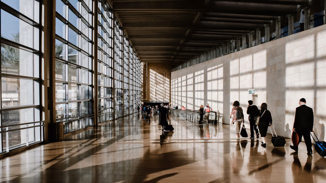 How to Protect Travel Plans During Flight Delays and Disruptions