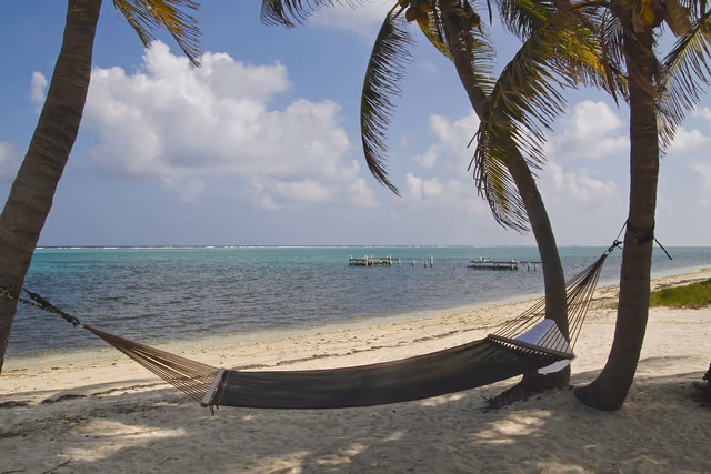Grand Cayman Getaways: Discovering Luxury and Coastal Charm