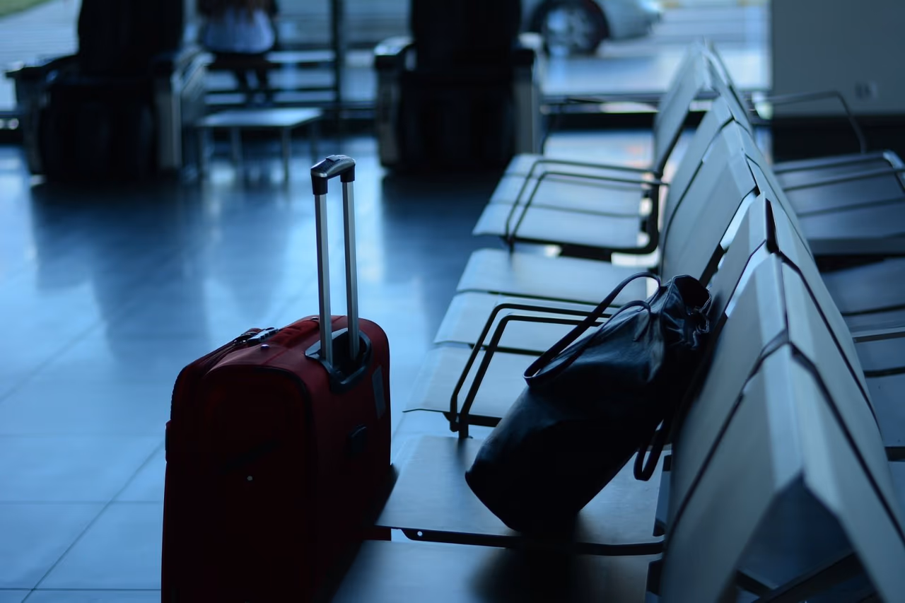 How Do Apple Air Tags Work For Travel and Luggage?