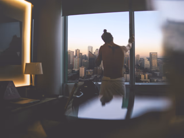 A Guide To The Moxy Hotel NYC: Where Style Meets Comfort