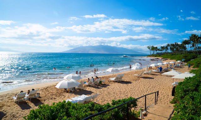 Best Ways to Use Points for Hawaii Travel From California in 2026