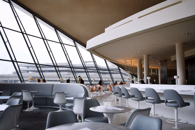 Priority Pass in 2026: Complete Guide to Lounge Access via Credit Cards