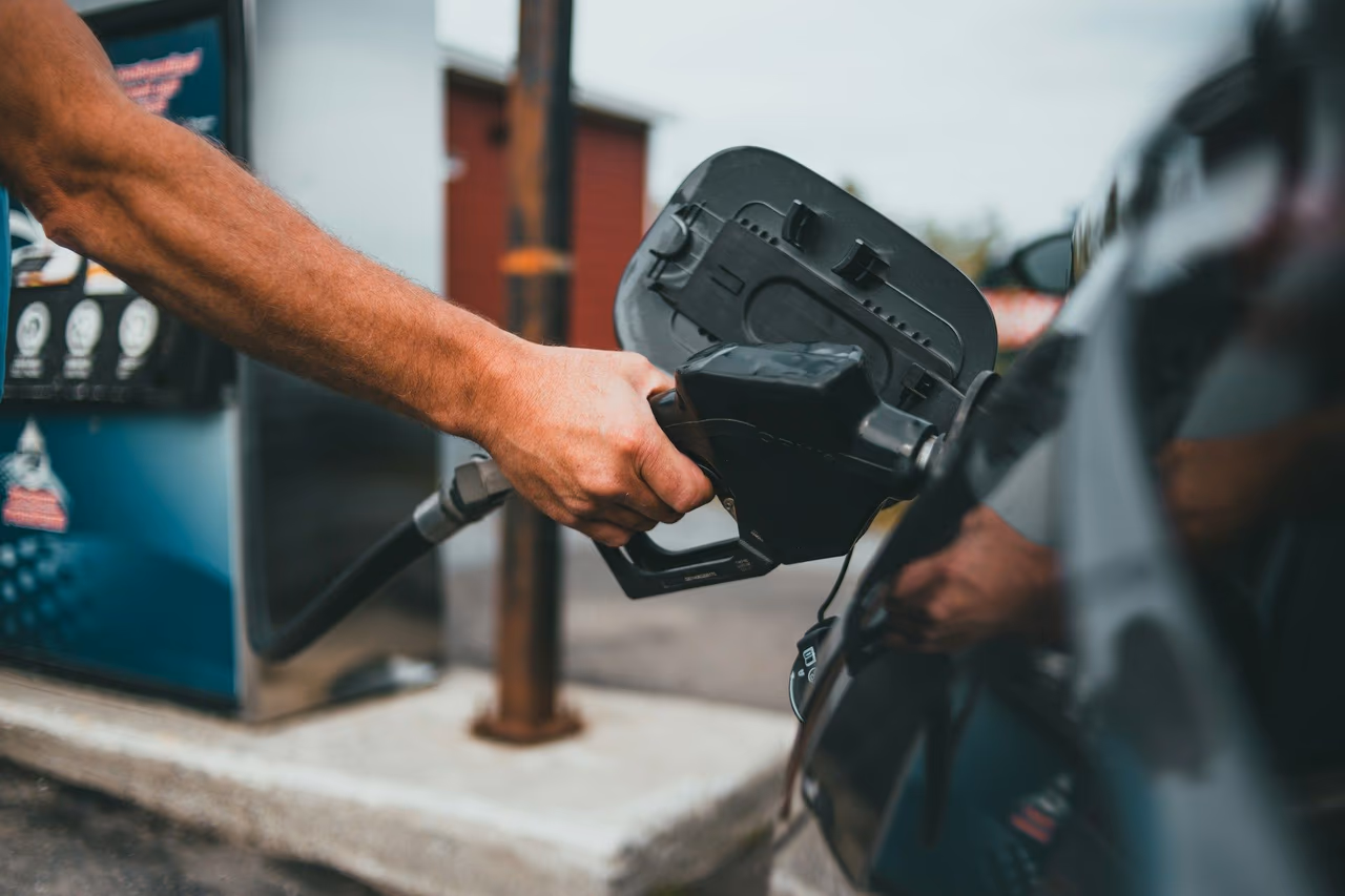 Top Gas Credit Cards for Travelers: Pump Pain to Points Gain