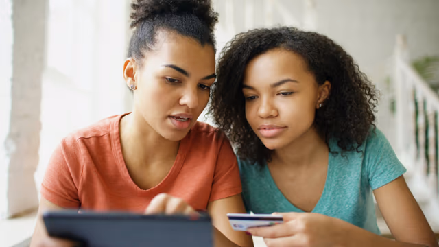 Understanding Credit Card APR: When Interest Rates Matter for Rewards Seekers