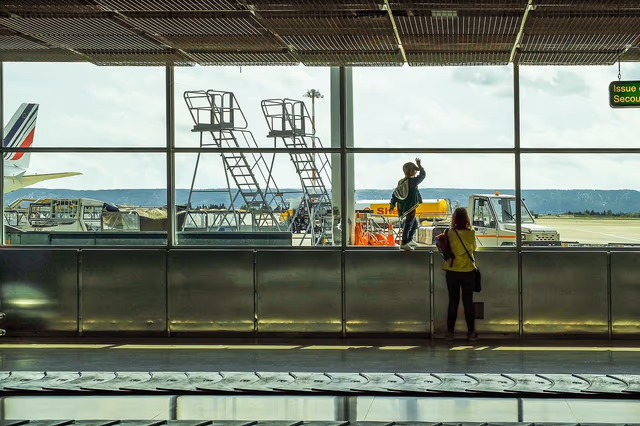 United Airlines Unaccompanied Minor Service: A 2026 Parent's Guide