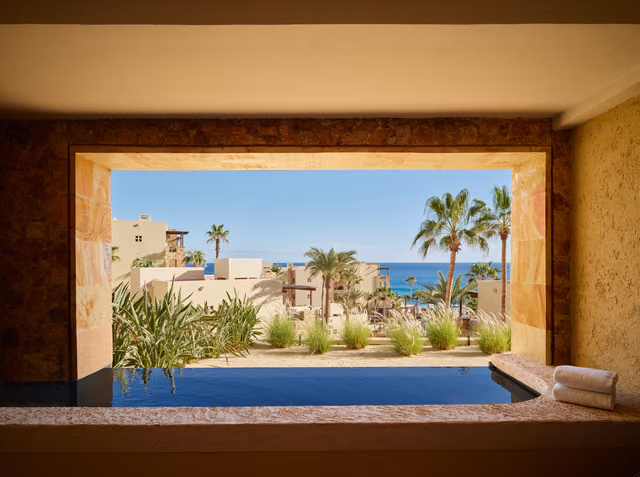 Hilton Honors Amex Aspire Card Review: Diamond Status, Free Nights and a $550 Annual Fee