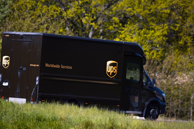 Amex Business Gold Swaps FedEx for UPS in Its $240 Flexible Business Credit